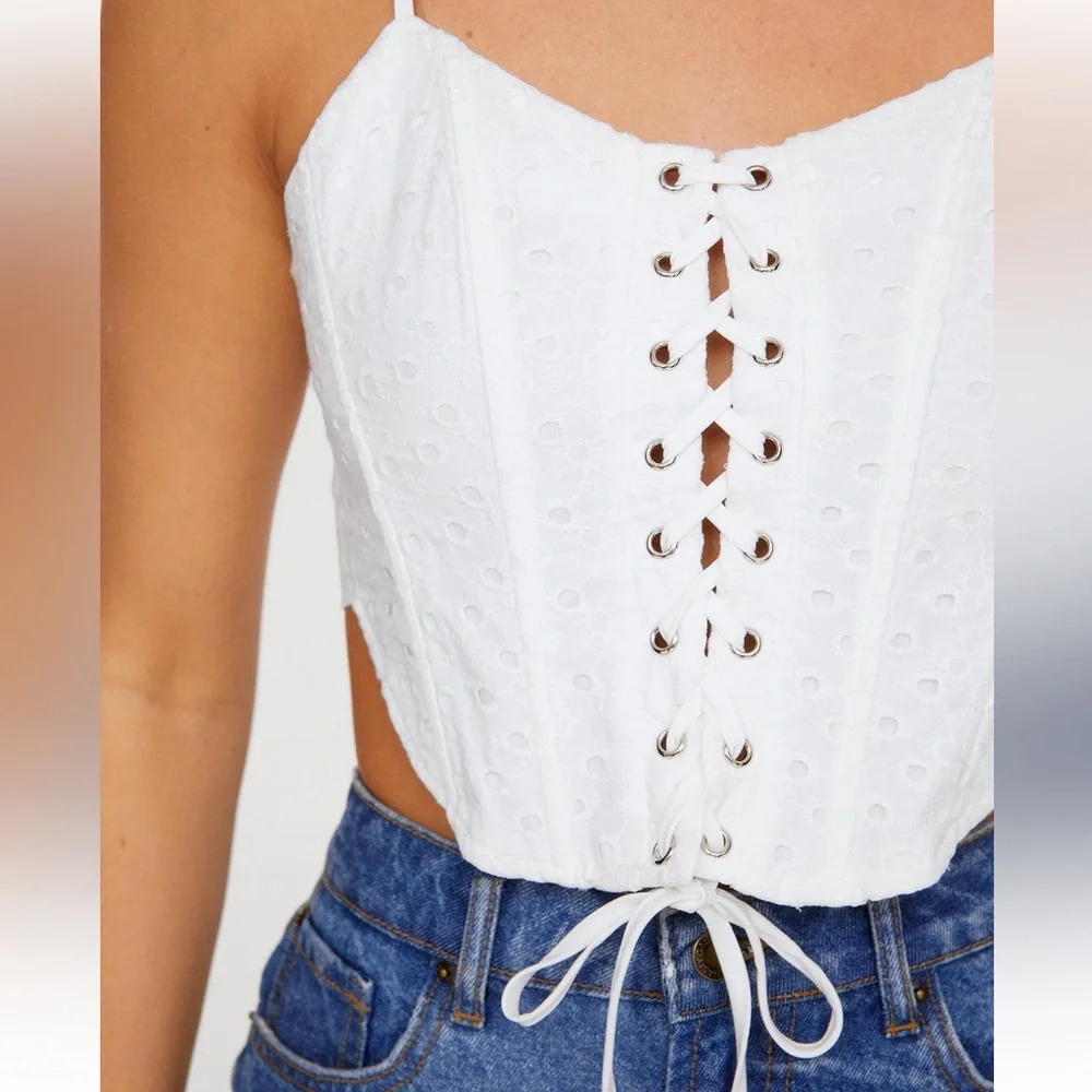 NWT NASTYGAL- Broderie Lace Up Bow Back Corset Top size 6 - Picture 4 of 4